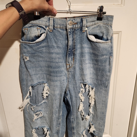 BDG Mom High Rise Distressed Straight 90s Jeans Size 27 - Picture 3 of 8